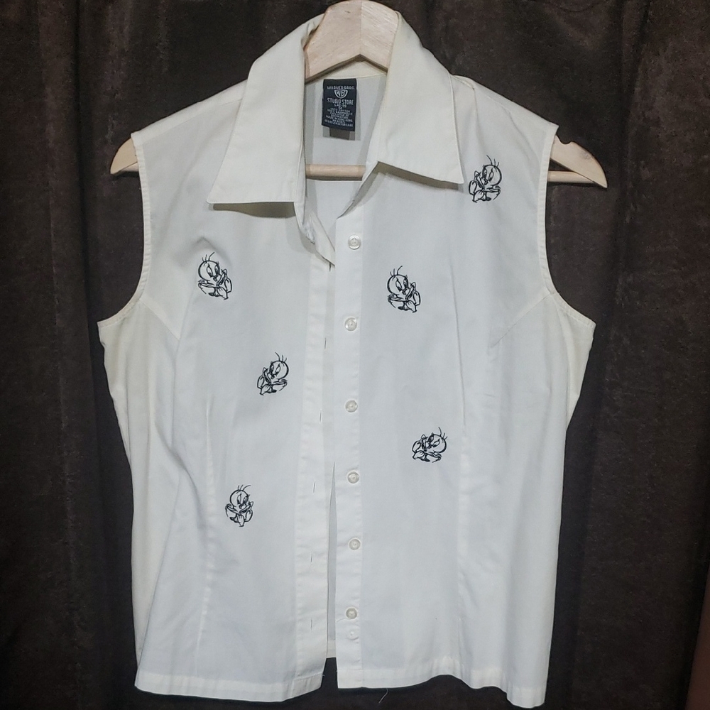 Warner Bros. White Button Down Shirt with Black Embroidery Tweety Bird Ladies